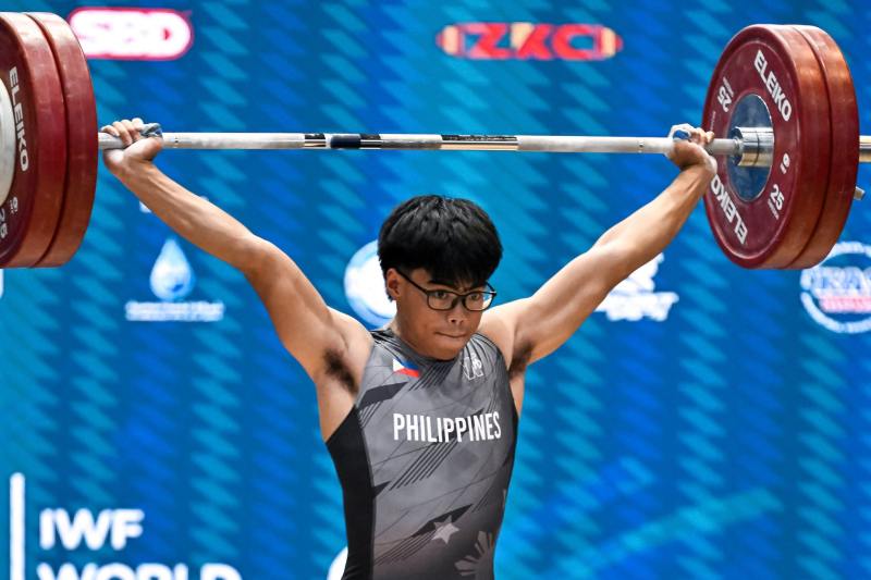 Delos Santos shatters world record image
