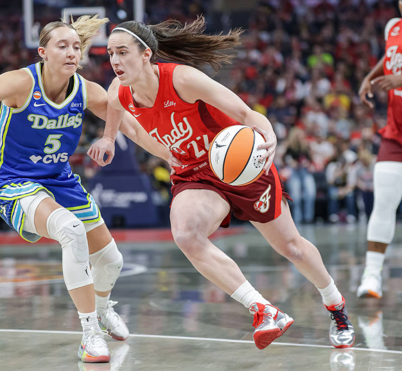 Caitlin Clark and Paige Bueckers each score 20 as Wings outlast Fever in WNBA opener  image