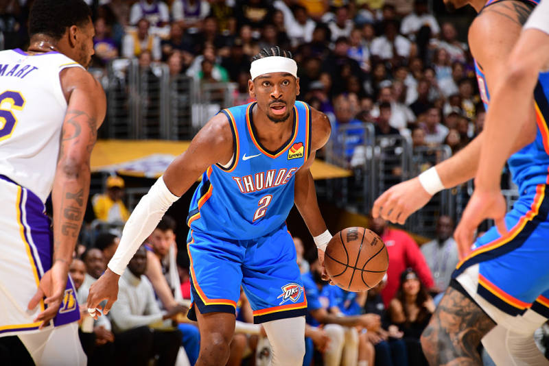 Thunder dominate Lakers in Game 3, move one win from West finals image