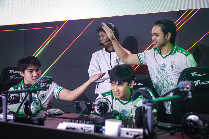 Team Falcons nears upper bracket slot
 image