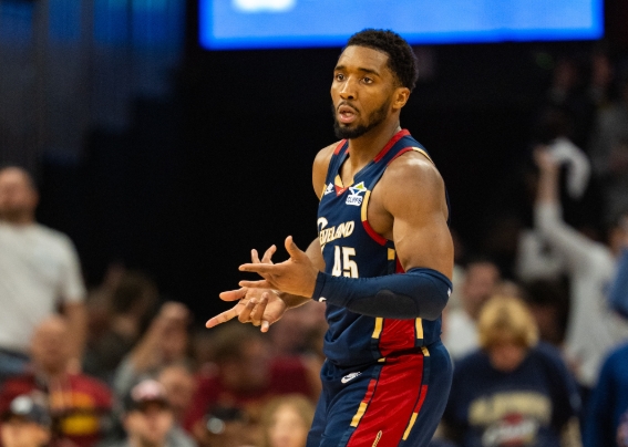 Mitchell Ties NBA Playoff Record with Fifth 20-Point Quarter image