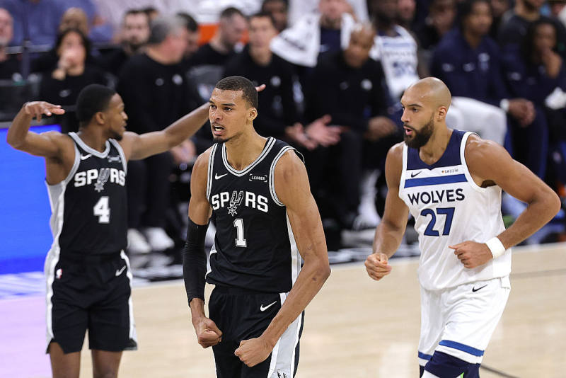 Wembanyama scores 18 in first quarter of Game 5 as Spurs take control image