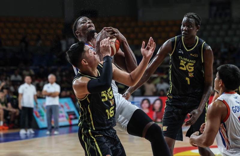 AT THE HALF: Tropang 5G lead Road Warriors 64-54 image