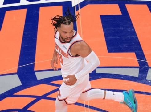 From Down 22 to Game 1 Victory: Brunson's 15-Point Fourth Quarter Sparks Miracle in New York image