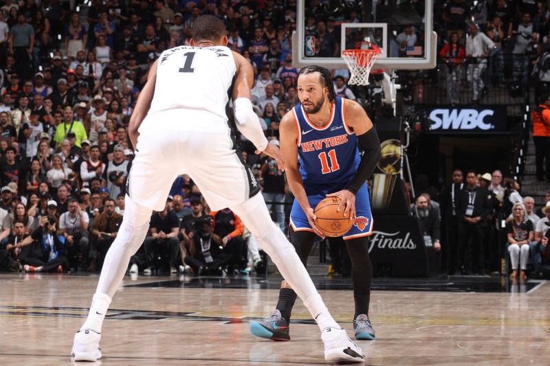 Knicks stun Spurs in Game 2, take 2-0 lead in NBA Finals image