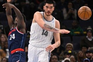 Grizzlies center Zach Edey to miss another 6 weeks with injured ankle image