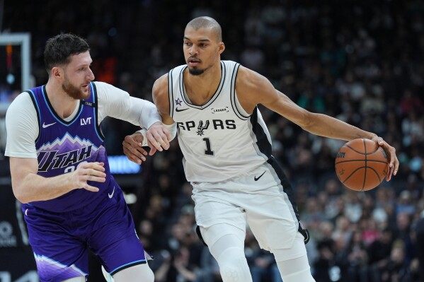 Wembanyama celebrates being named an All-Star starter with victory over Jazz to remain No. 2 in West image