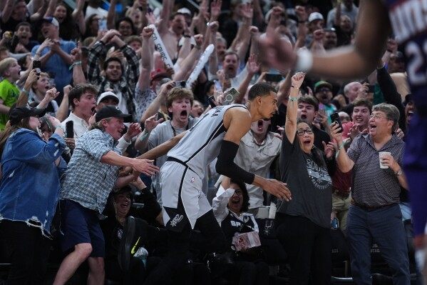 Wembanyama leads Spurs by Suns to end 6-season playoff drought, stirring memories of historic run image
