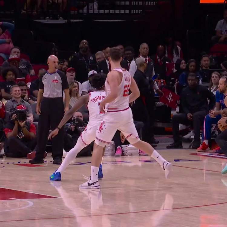 Amen using EVERY inch of that wingspan 🚫 image