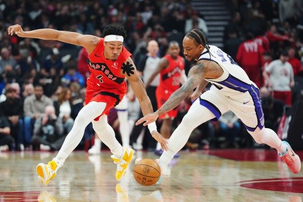DeRozan passes Wilkins in Kings win image