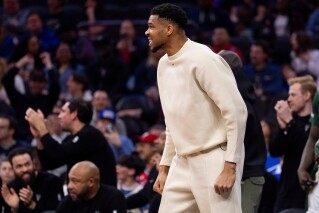 NBA concludes its investigation of Antetokounmpo-Bucks injury dispute, AP source says image