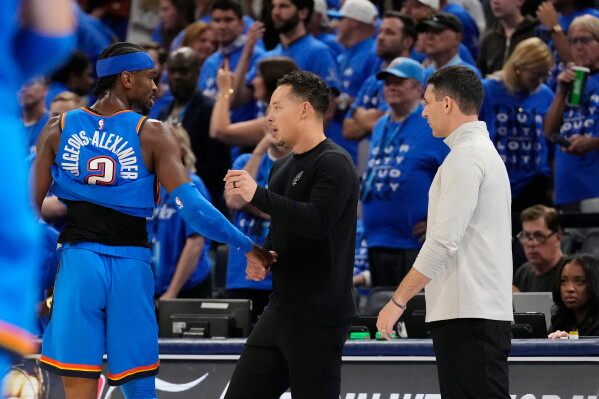 Gilgeous-Alexander tips his cap after Thunder fall to Spurs in Game 7 to end their title reign image