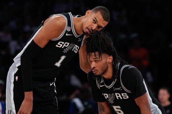 Knicks and Spurs set for Game 4 of an NBA Finals that have belonged to the road teams image