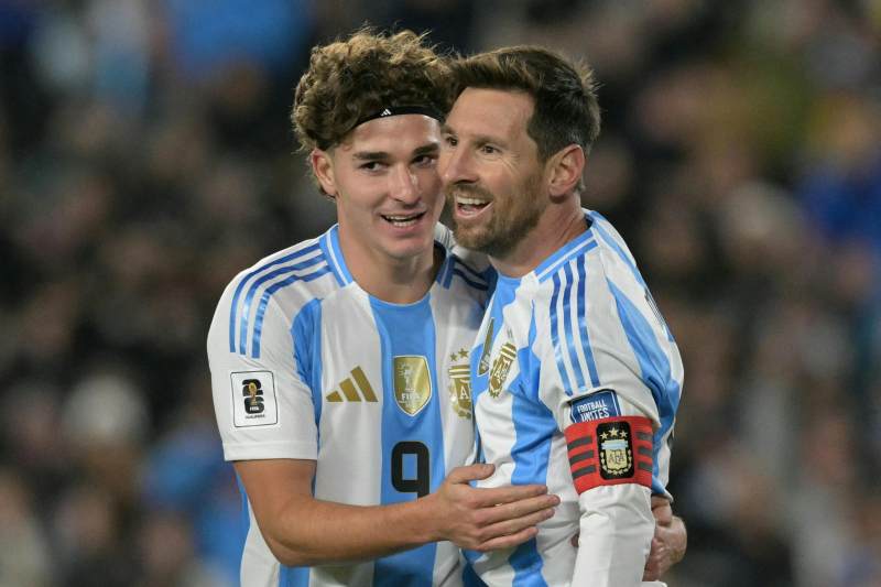 France and Argentina take top billing image