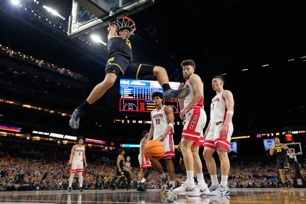 Michigan’s 7-foot-3 Aday Mara headlines the list of top big men in the NBA draft image